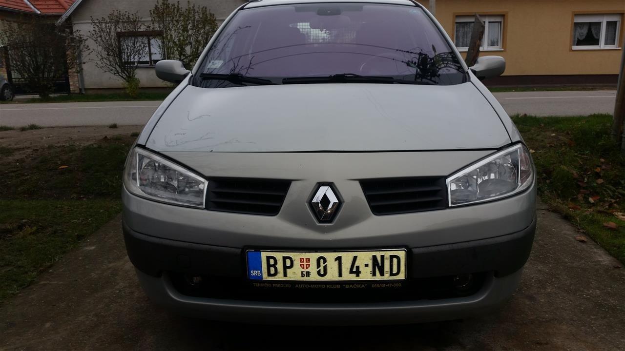 Renault-Megane--03