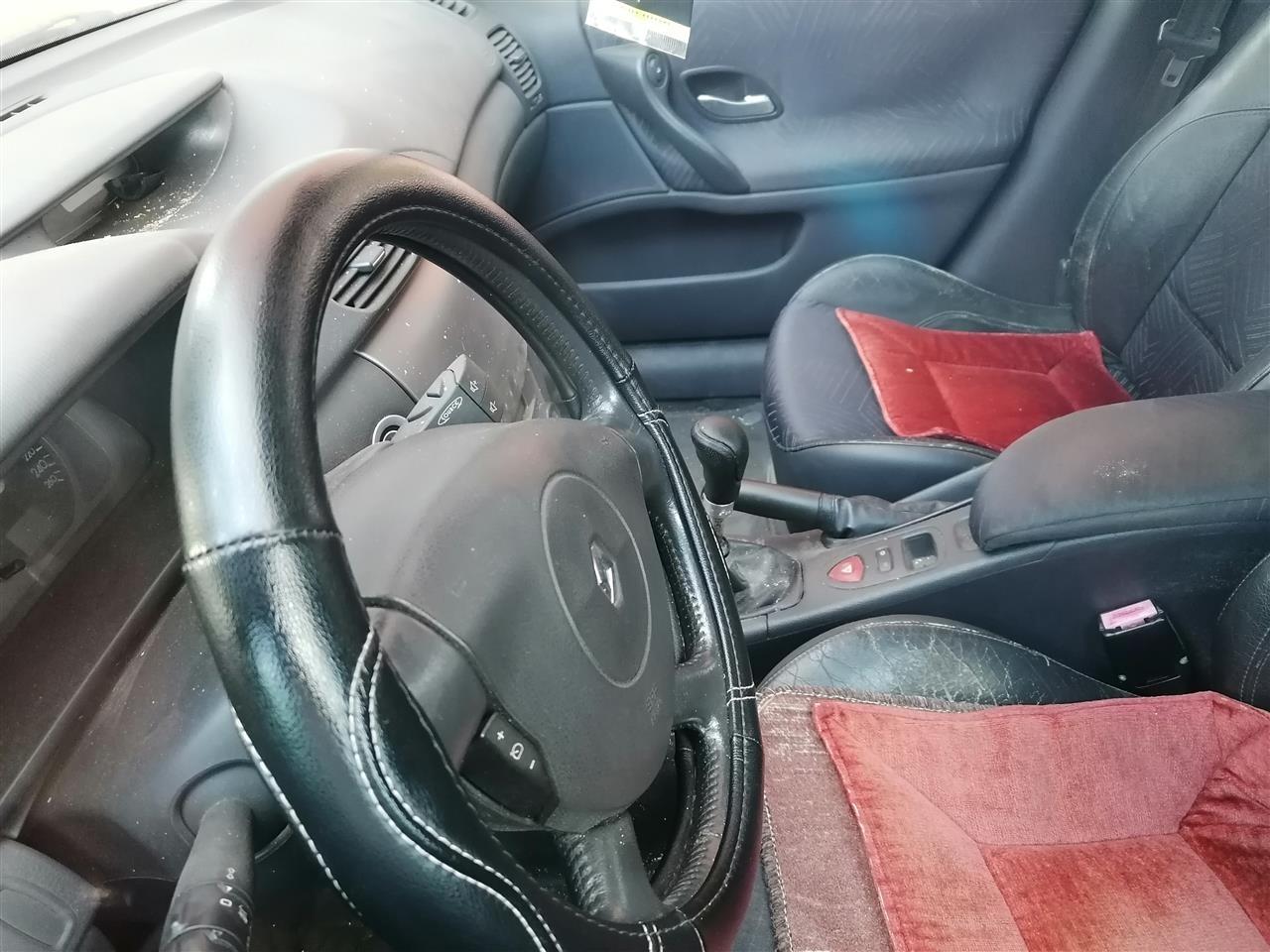 Renault-Laguna