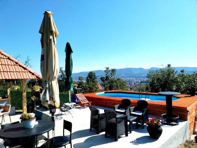 Party View 032