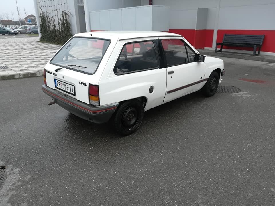 Opel-corsa-12s