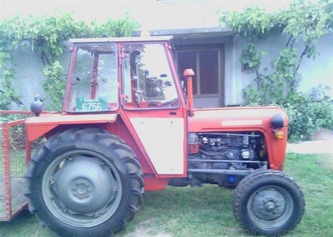 Traktor IMT 539