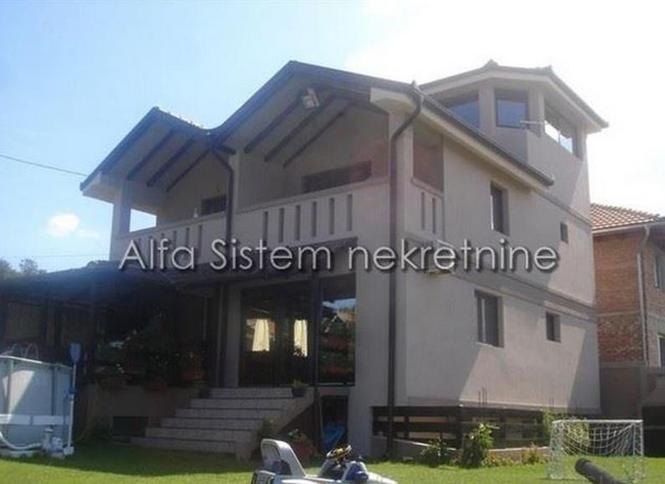 Nova kuca od 300m2 Rakovica
