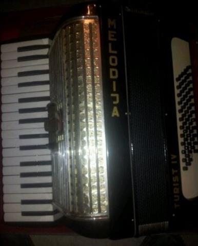 Harmonika MELODIJA 60 basova