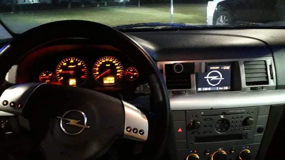 Opel-Signum-2-2DTI