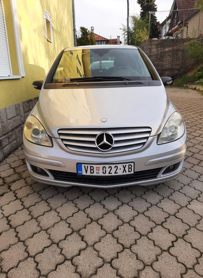 Mercedes-B180