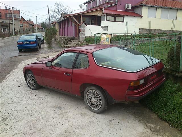 Porsche-924--81
