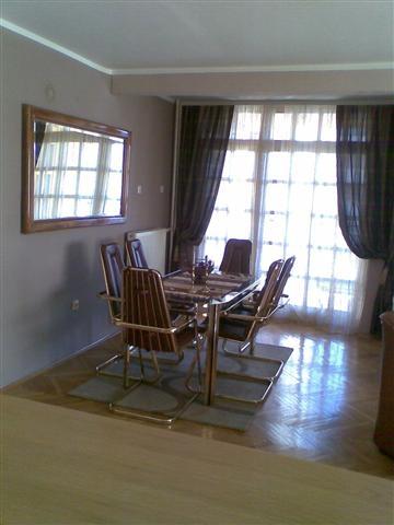 Izdajem-lux-opremljen-stan-99m2