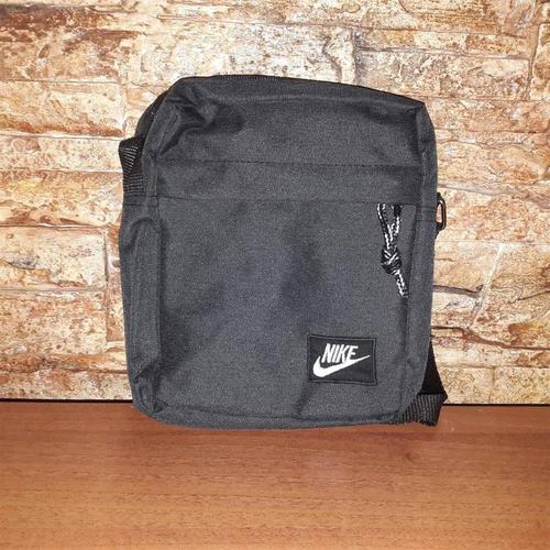 Nova nike torbica