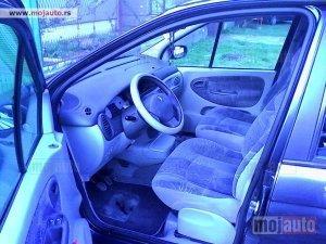 Renault-Scenic-2-0--02