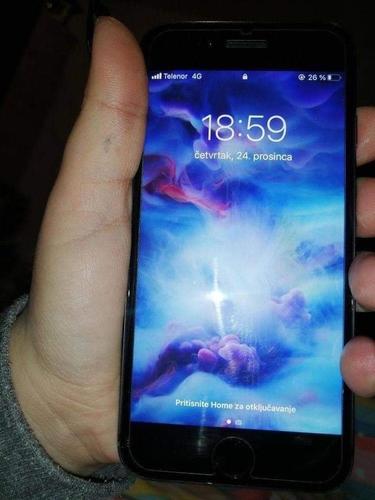 iPhone 8 64G