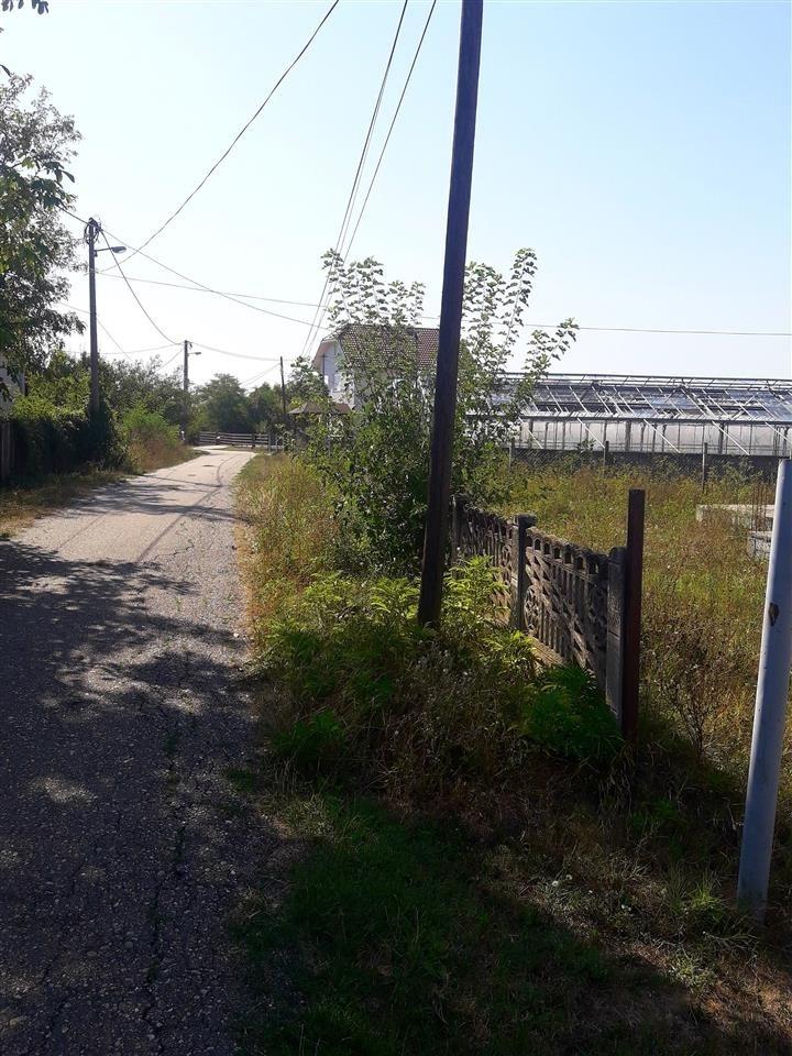 Plac-sa-osnovnom-plocom