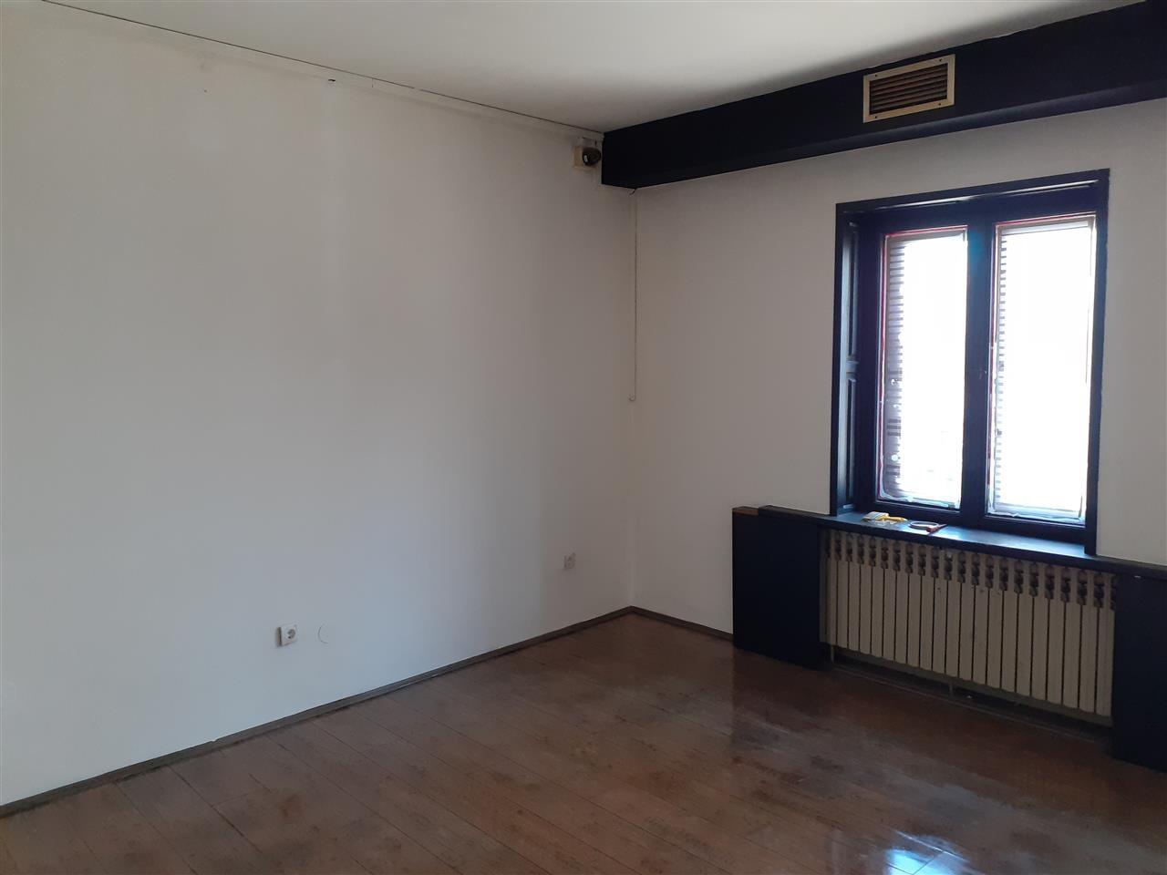 POSLOVNI-PROSTOR-U-STROGOM-CENTRU-GRADA-