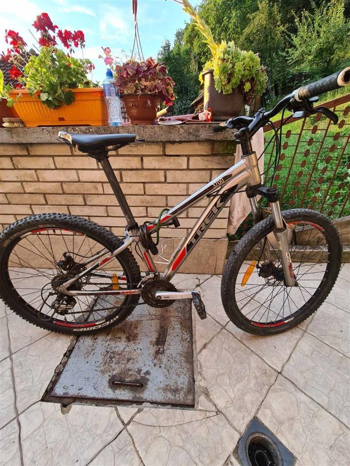 TREK-3700