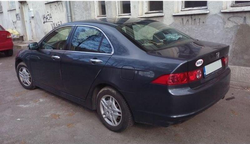 Honda-Accord-2-0--07