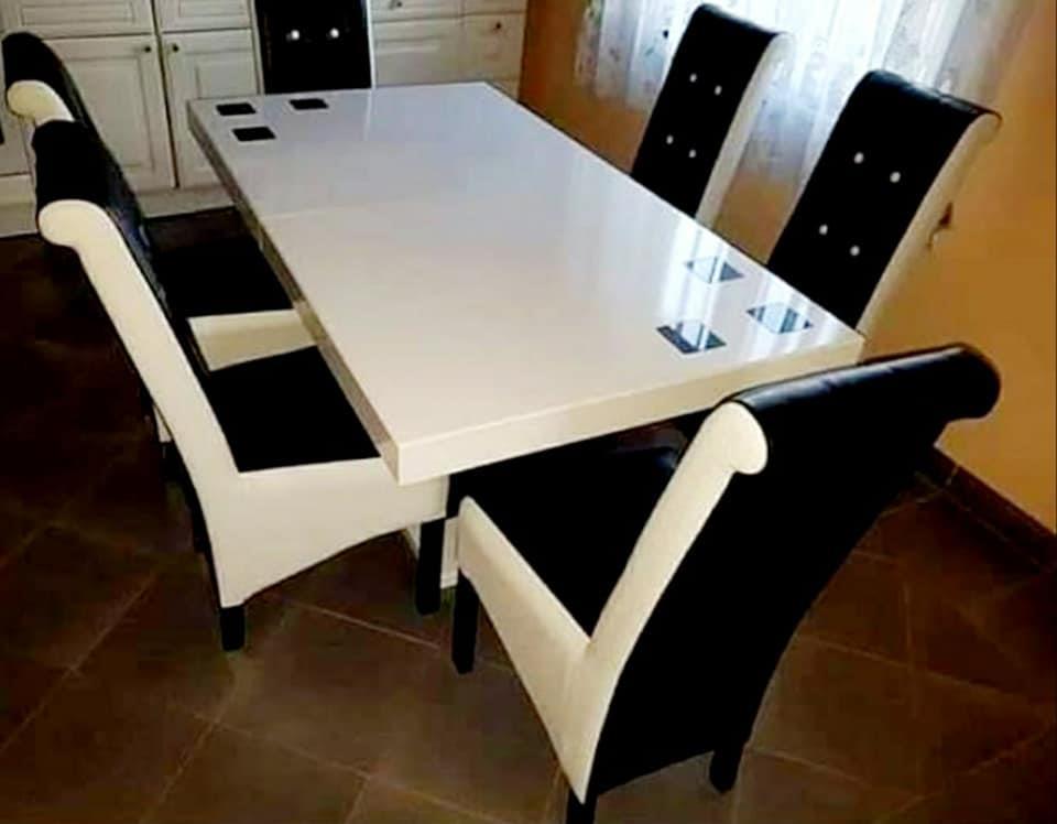 Matsalsmöbler