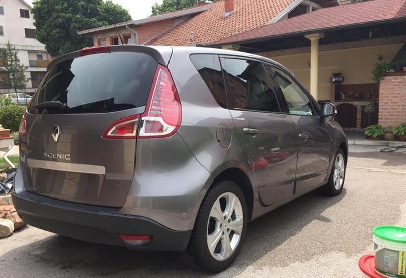 Renault-Scenic-full--11