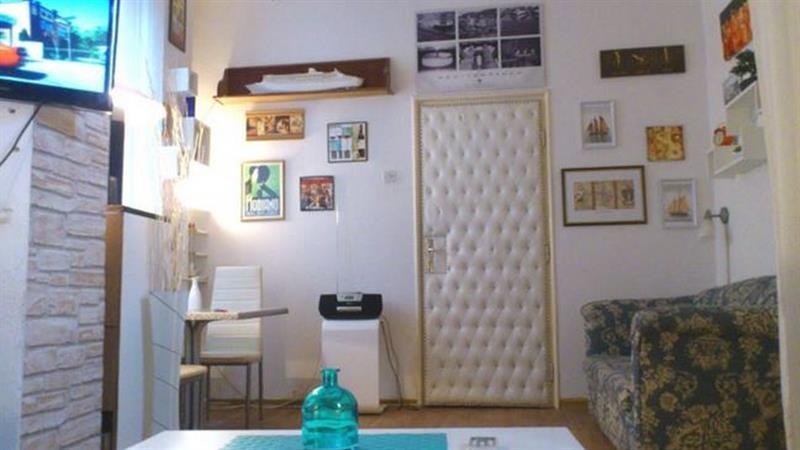 Stan-na-dan-od-28m2-u-Stari-grad--Centar