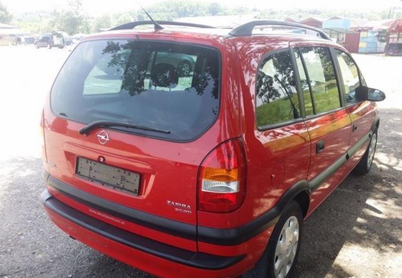 Opel-Zafira-2-0-DTI--02