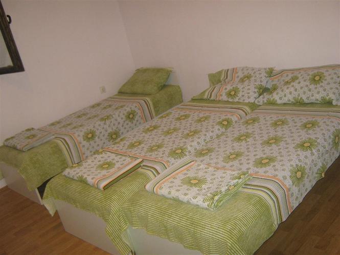 IZDAJEM SOBE ZA VREME SABORA TRUBACA U GUCI