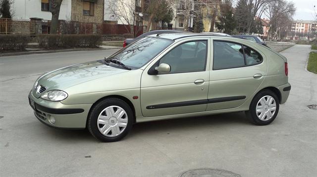 RENAULT  MEGANE 1.6  -03