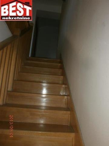 DUPLEKS-STAN-110M2-U-CENTAR--HITNO
