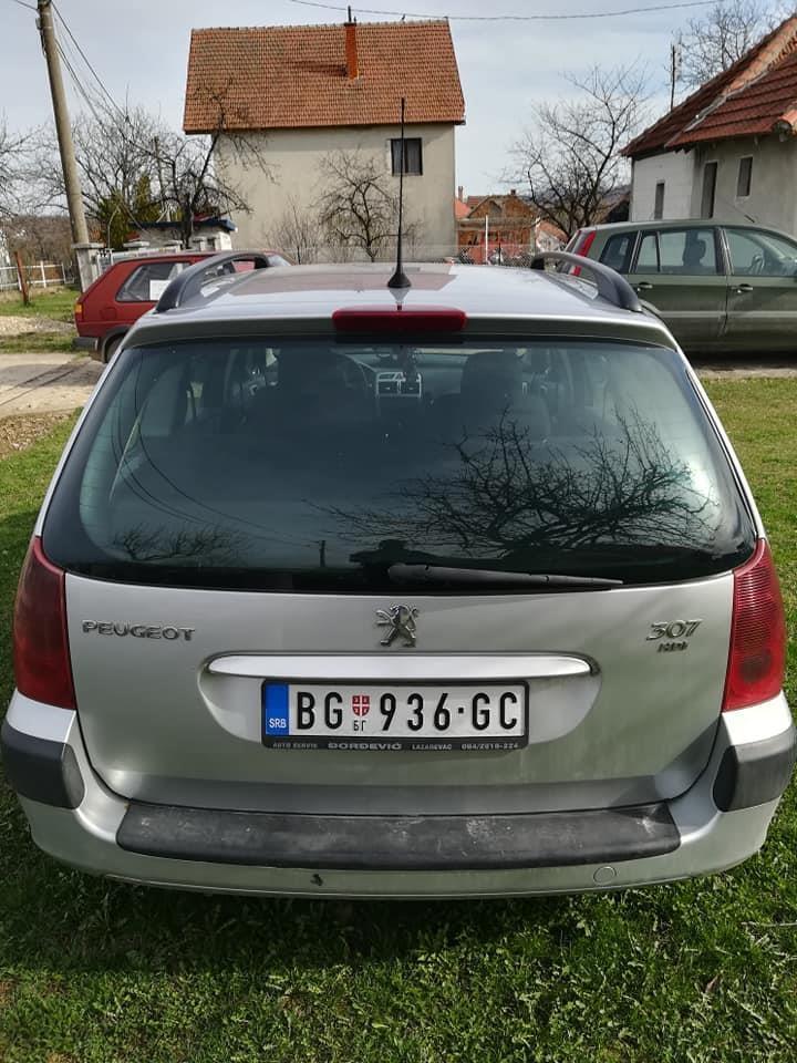Pežo-307-karavan
