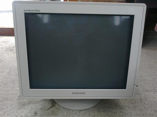 CRT-Samsung-SyncMaster-997MB