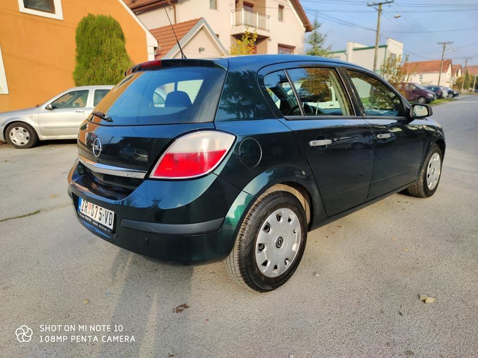 Opel-Astra