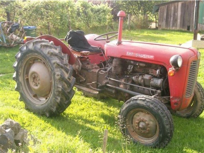 Traktor-Ferguson-533