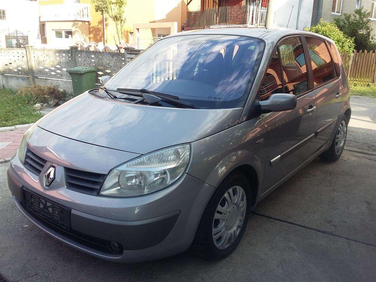 Renault-Scenic--03