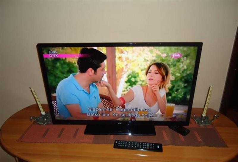 TV-LCD-Sharp-20-inča