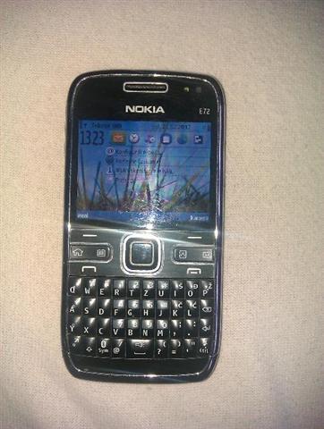 Nokia E72 