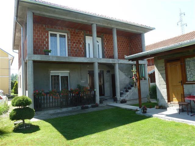 Spratnu kucu 220m2 
