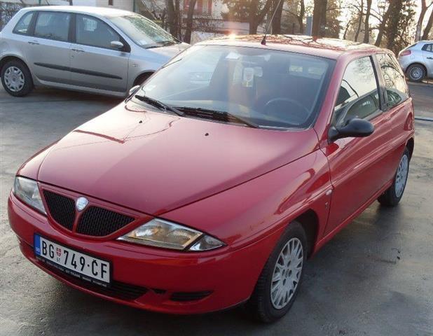 Lancia Ypsilon