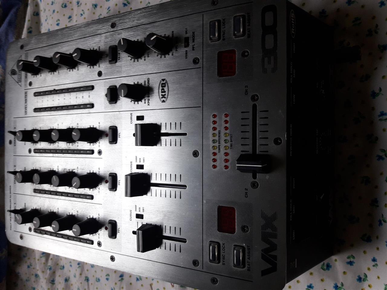 Behringer-mixeta-i-kutije-prazne-