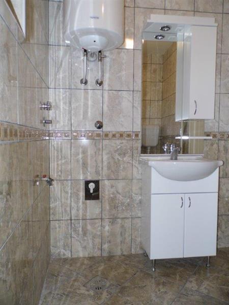 DVOSOBAN-UKNJIZEN-STAN-66m2-U-CENTRU-NISA-