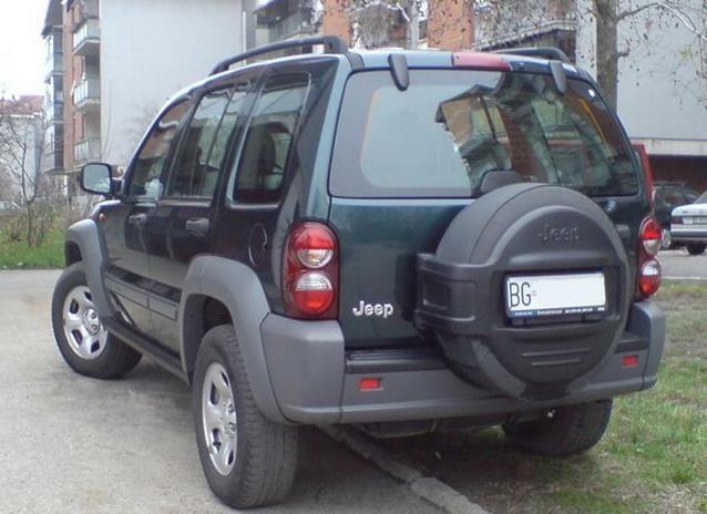 Jeep-Cherokee-2-4-Sport--05