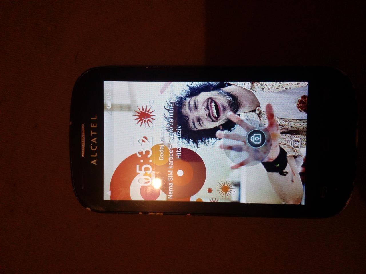 Telefon--Alcatel-onetouch-pop-c3