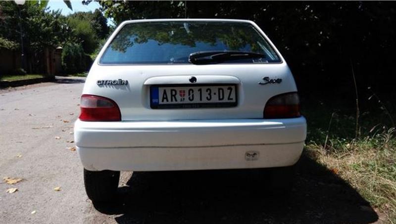 Citroen-Saxo--02