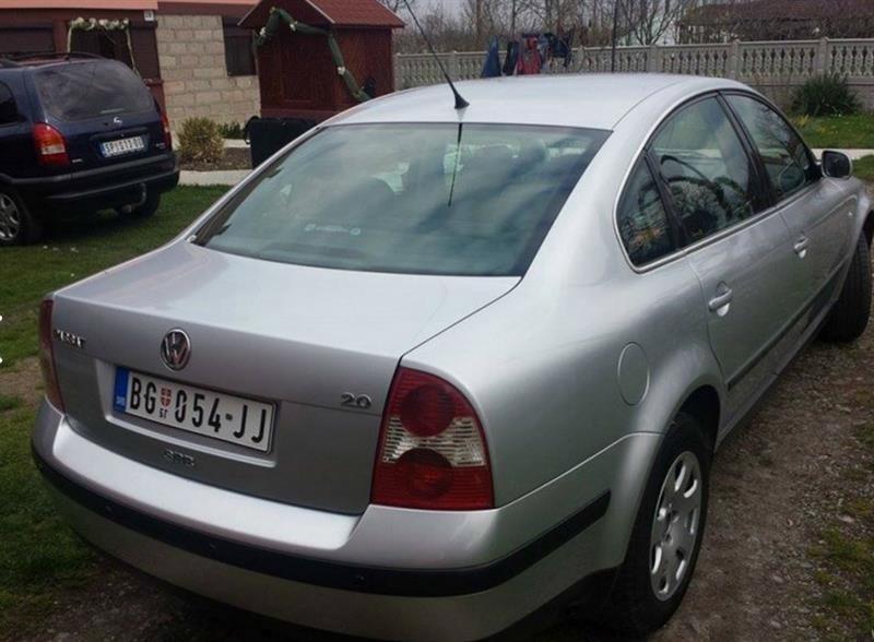 VW-Passat-B5-5-elegance-hi-fi--01