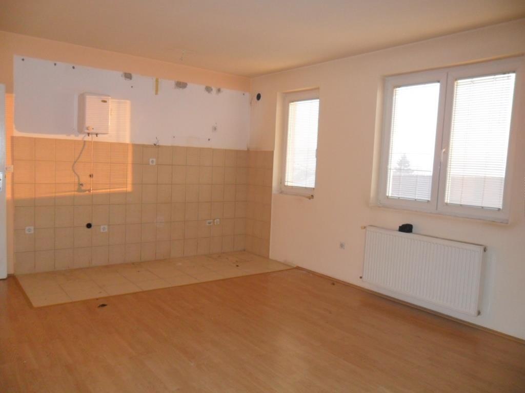 Stan-50m2--Jagodina-HITNO