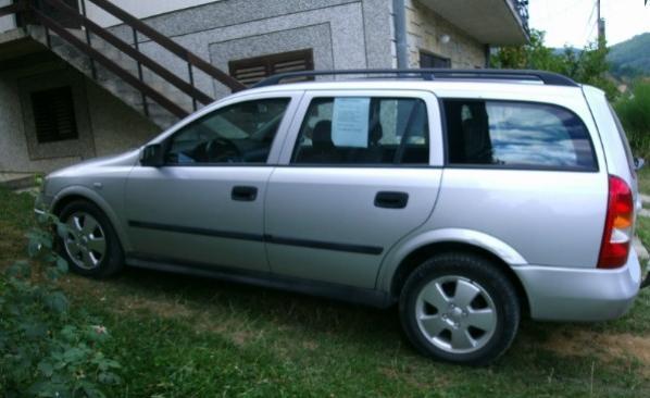 Opel-Astra--01