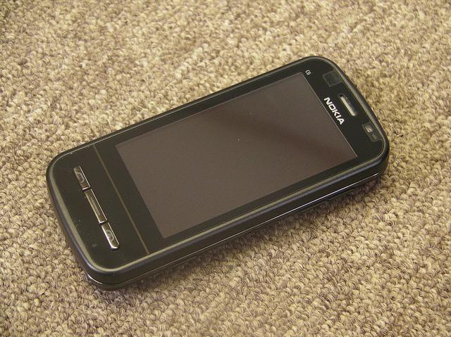 Nokia C6