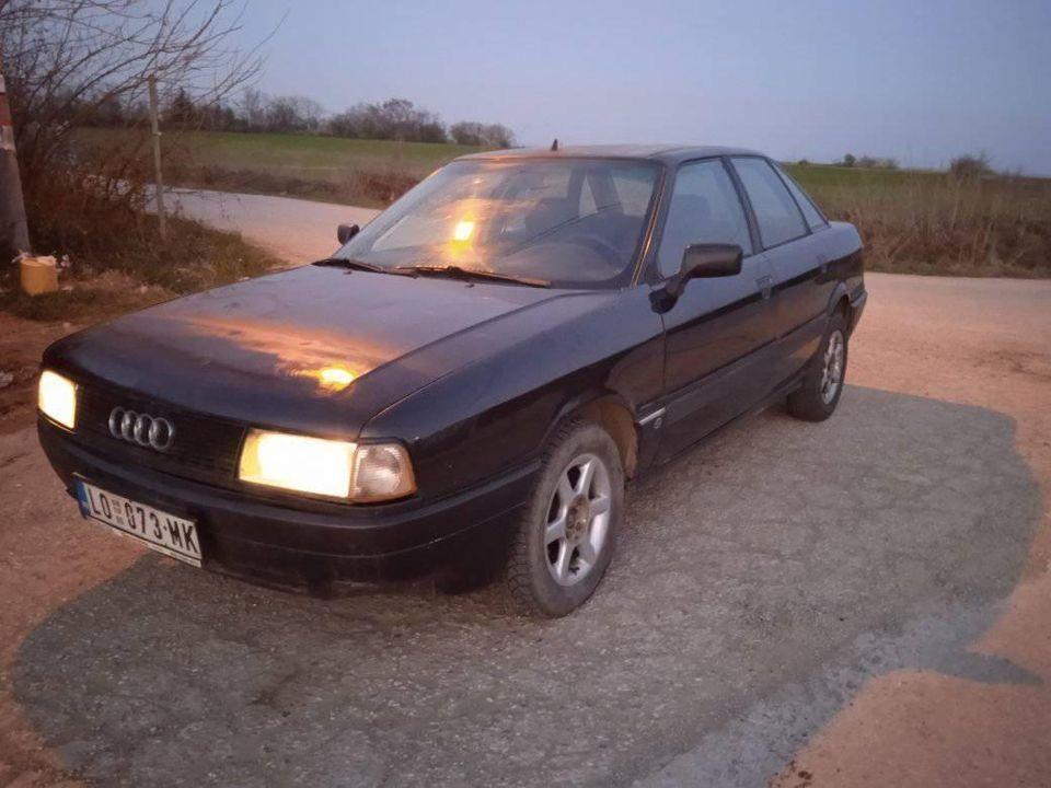 Audi-80-jaje