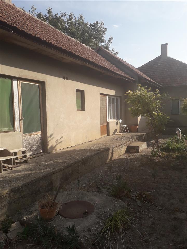 KUCA-NA-PRODAJU