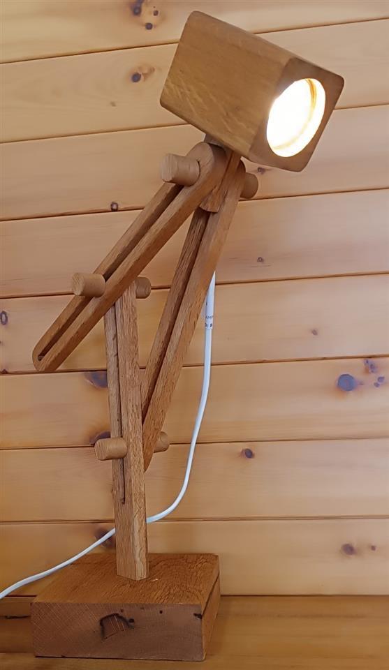 stona-lampa-hrast-model---reflektor