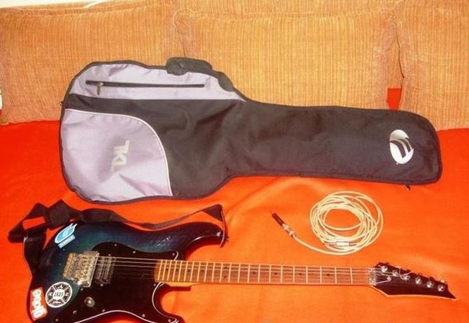 Ručno pravljena električna gitara