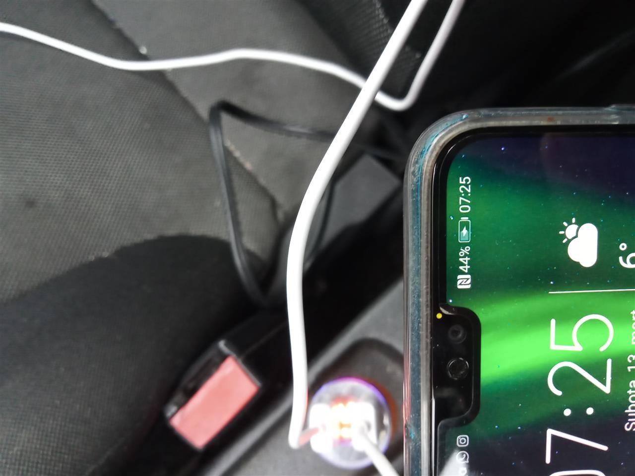 Usb-Punjac-sa-dva-ulaza