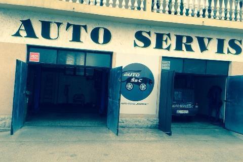 Potpuno-opremljen-auto-servis