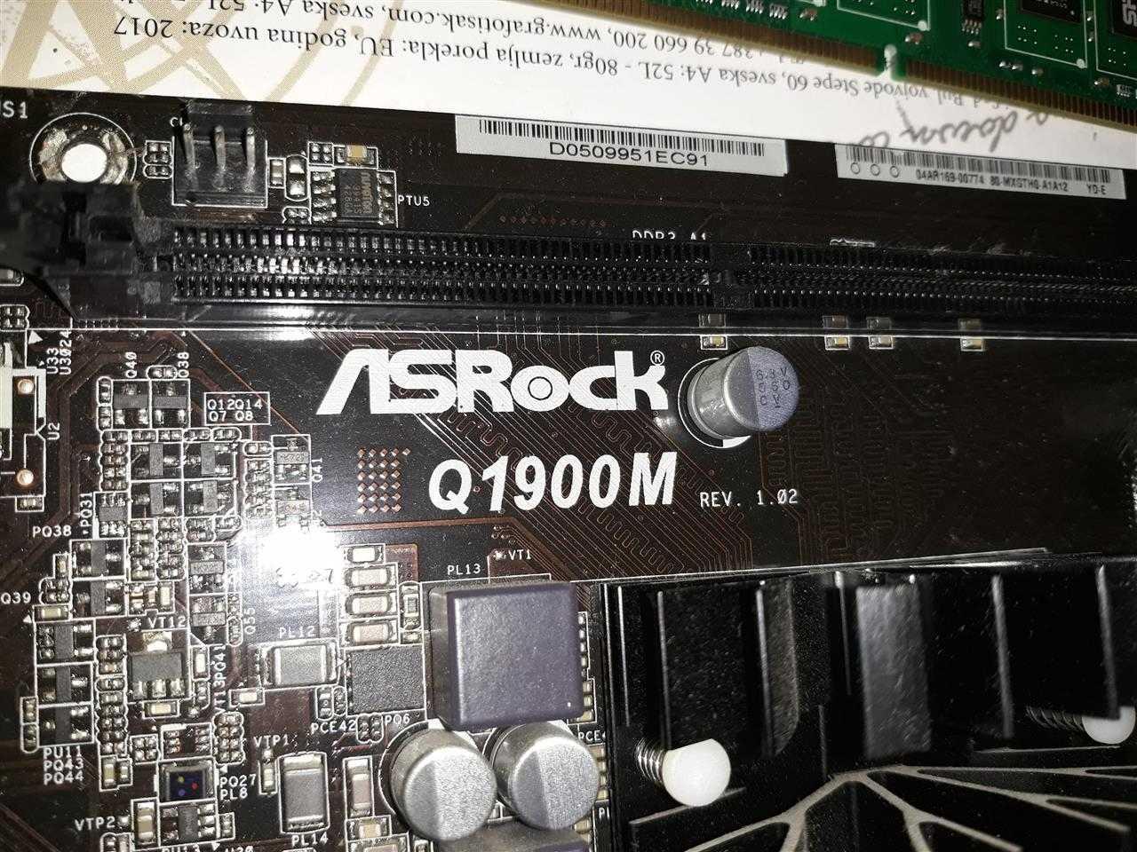 Prodajem-maticnu-q1900m